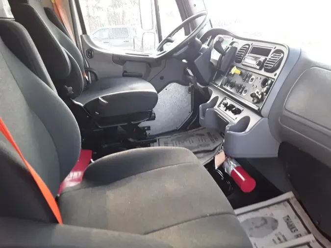 2020 FREIGHTLINER/MERCEDES M2 106