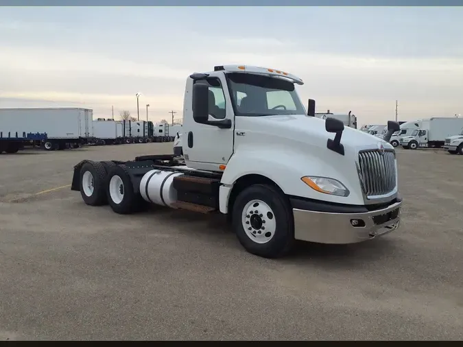 2019 NAVISTAR INTERNATIONAL LT625 DAYCAB T/A9322728bfa48ae1ab27e40e51f3090e4