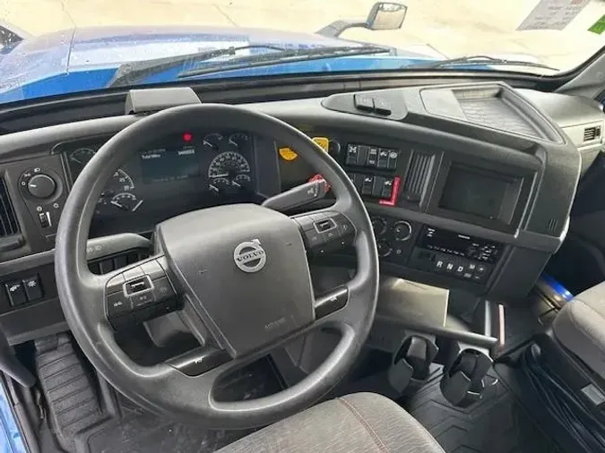 2021 Volvo VNL780