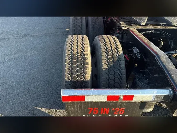 2022 FREIGHTLINER CA126