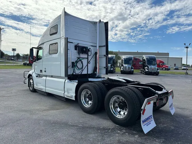 2020 VOLVO VNL64T860