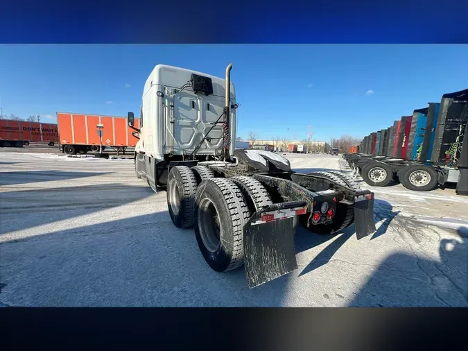 2021 Freightliner Cascadia 126