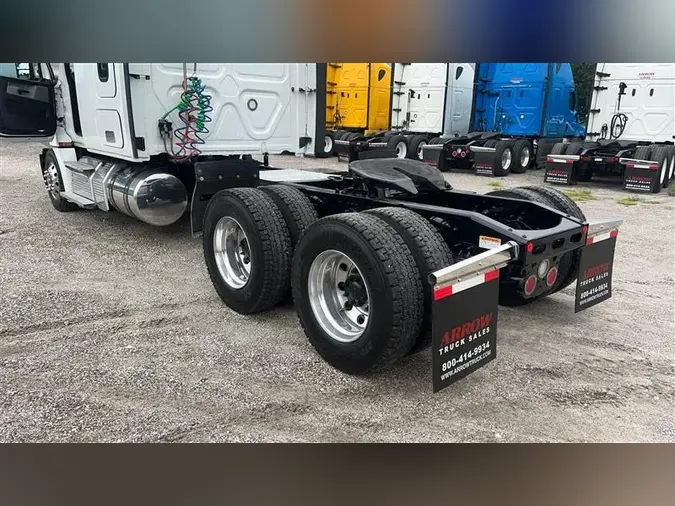 2019 FREIGHTLINER CA126