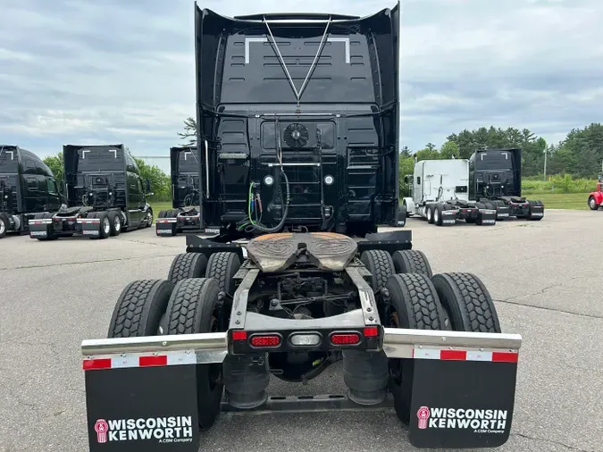 2021 Volvo VNL 860