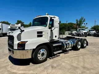 2022 MACK AN64T