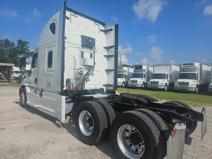 2017 FREIGHTLINER/MERCEDES CASCADIA 125