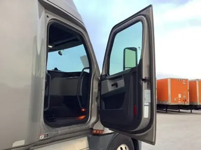 2020 Freightliner Cascadia