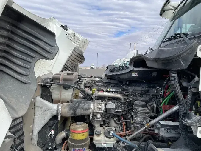 2015 FREIGHTLINER X12564ST