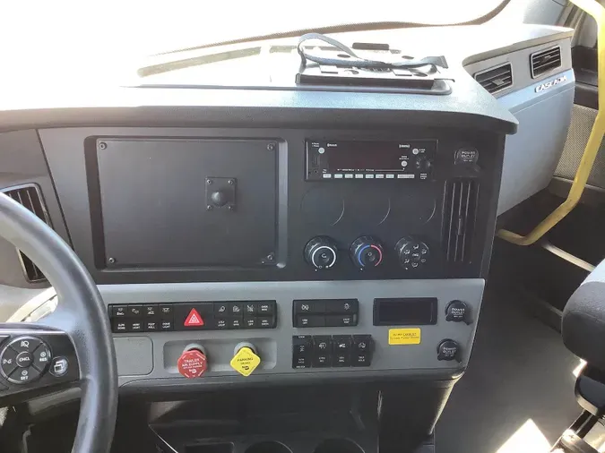 2022 Freightliner Cascadia 126933b3dff9f462618bd6141d3fc151159