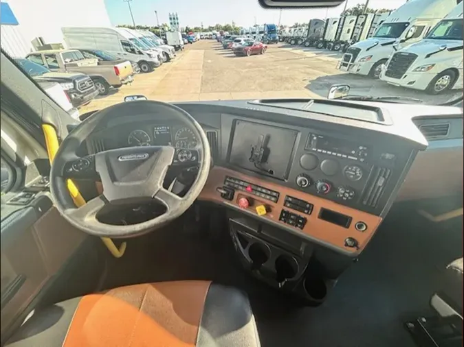 2022 Freightliner PT126SLP