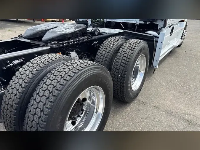2022 FREIGHTLINER CA126
