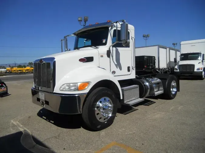 2018 Peterbilt 337