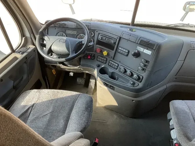 2019 Freightliner X12564ST