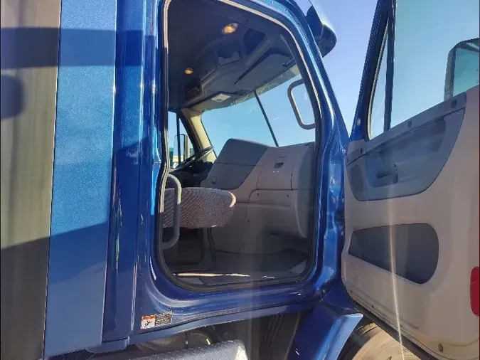 2016 Freightliner X11364ST