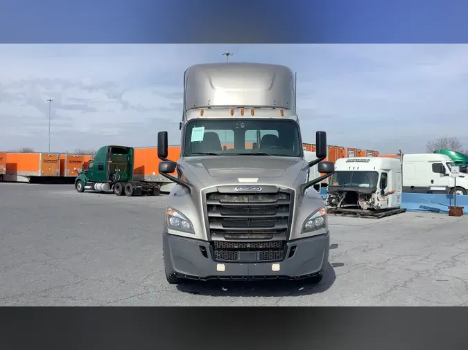 2019 Freightliner Cascadia 126