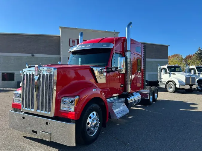 2023 Kenworth W990934d8db018049808ccec4634cd30ebbf