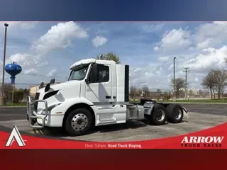 2023 VOLVO VNR64T300