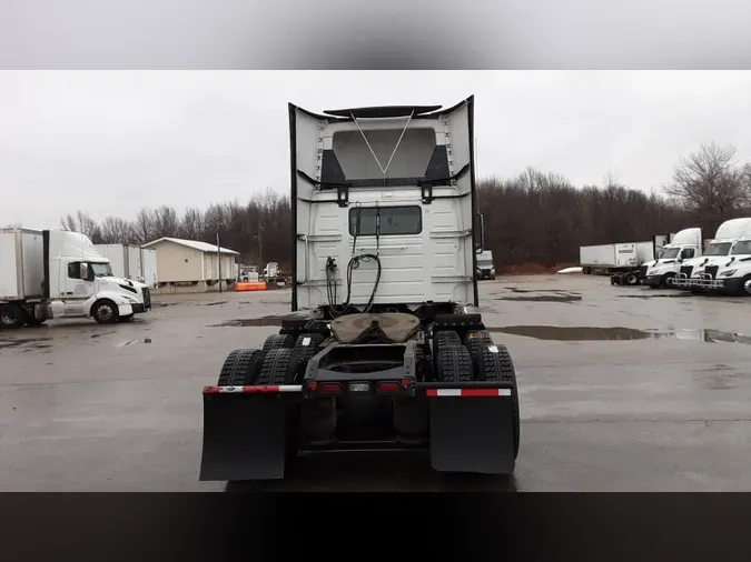 2019 Volvo VNL300