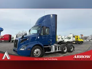 2021 VOLVO VNR300