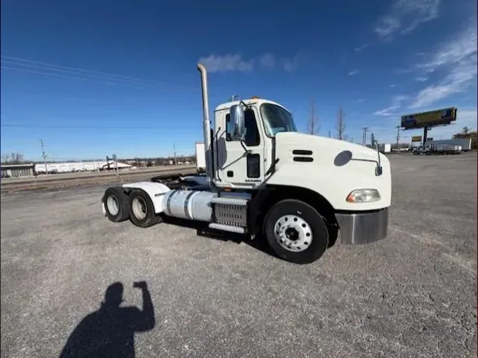 2016 Mack CX-Series935181614ec286b960ff968b46371be2