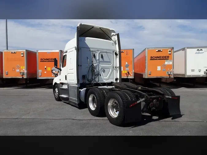 2021 Freightliner Cascadia 1269359bf517328690eefcea3e04139ad17