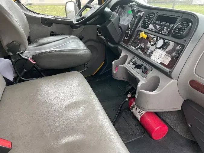 2018 Freightliner M2