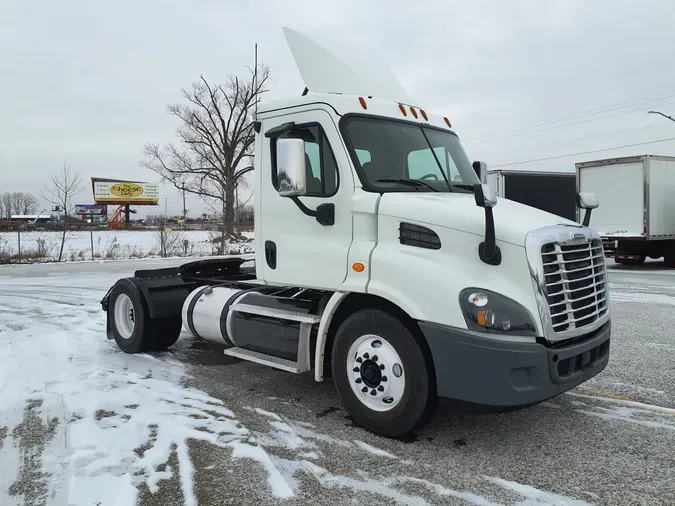 2016 FREIGHTLINER/MERCEDES CASCADIA 113