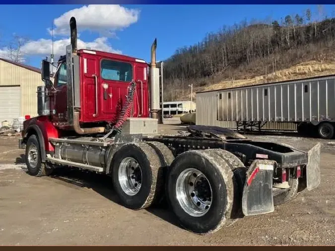 2022 WESTERN STAR 4900