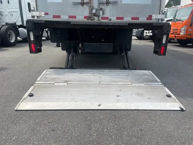 2015 FREIGHTLINER M2 106