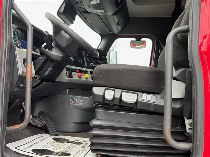 2020 FREIGHTLINER CA116