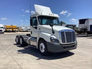 2018 Freightliner X12564ST