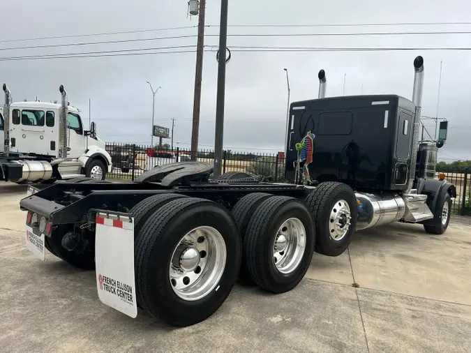 2025 Kenworth W900L