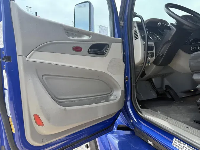 2022 Peterbilt 579