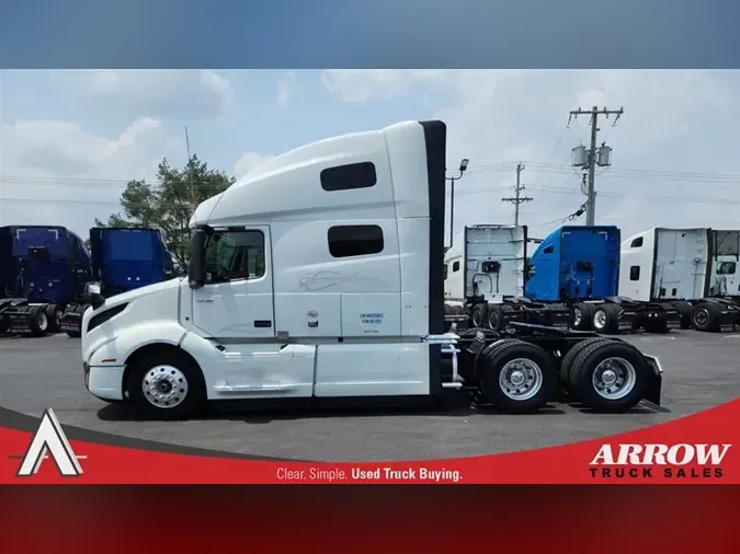 2022 VOLVO VNL760