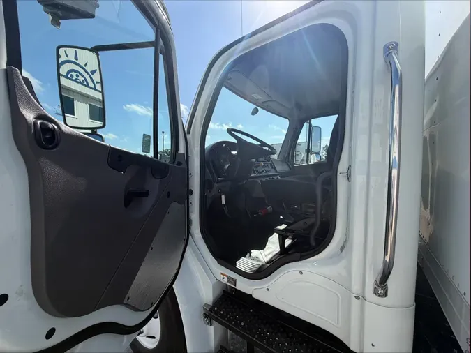 2020 Freightliner M293732dc682984a310180ff423a944186