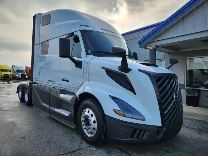2025 VOLVO VNL64T860
