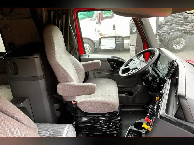 2021 INT LT625 6x4