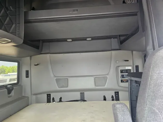 2019 NAVISTAR INTERNATIONAL LT625 SLPR CAB