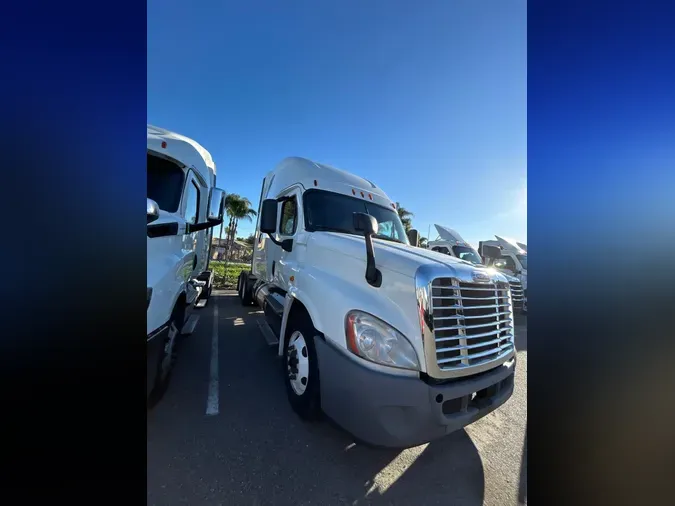 2018 FREIGHTLINER/MERCEDES CASCADIA 125937af79586a03cba6ab661db40184cdc