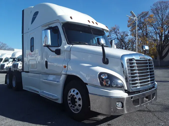 2018 FREIGHTLINER/MERCEDES CASCADIA 125