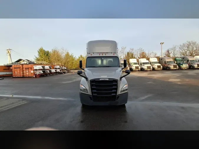 2020 Freightliner Cascadia 126