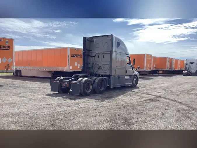 2020 Freightliner Cascadia