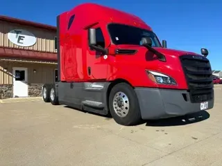 2020 Freightliner New Cascadia 126