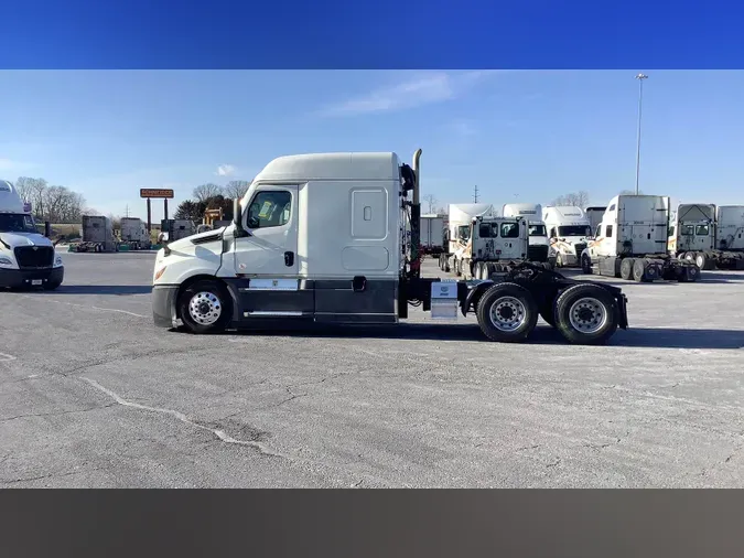 2022 Freightliner Cascadia 126