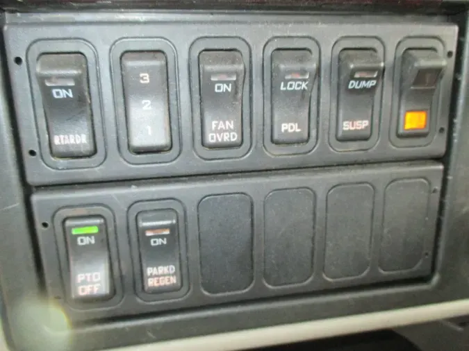 2018 INTERNATIONAL 7600 6X4