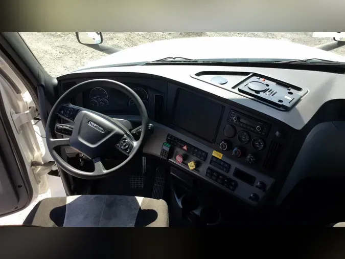 2021 Freightliner Cascadia 126