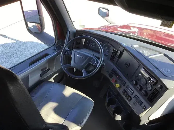 2019 FREIGHTLINER CA126