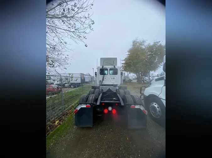 2018 FREIGHTLINER/MERCEDES CASCADIA 125