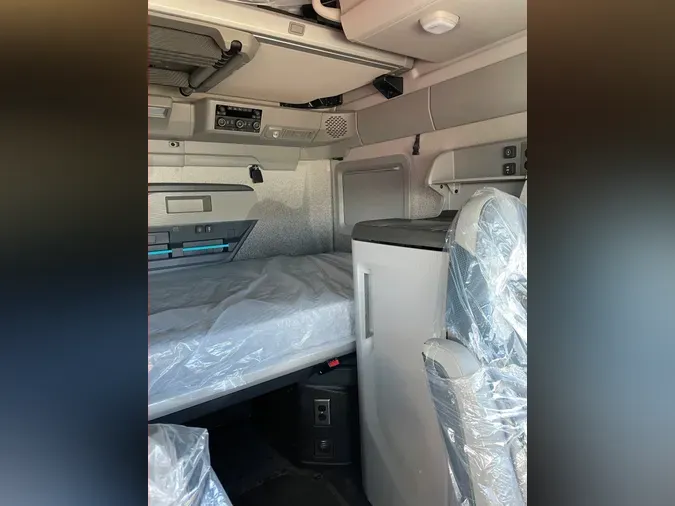 2026 VOLVO VNL64T860938a9b04efebead98be803ee6727d131