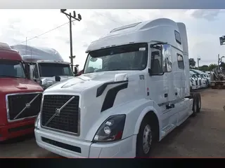 2016 VOLVO VNL64T780